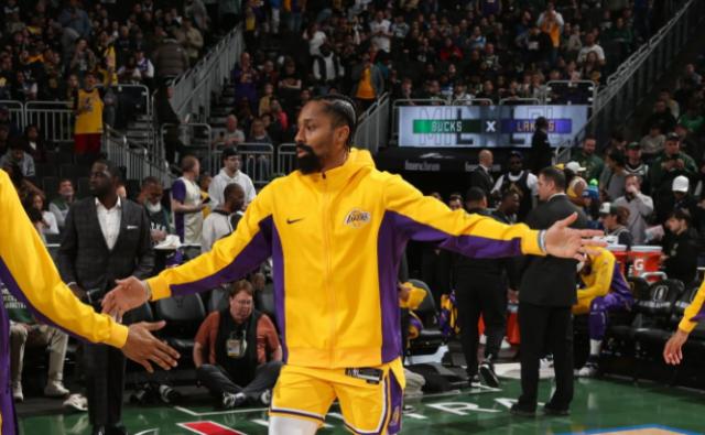 体育比赛直播-百回合赢18分！湖人造新杀阵 丁威迪提升冲冠机会