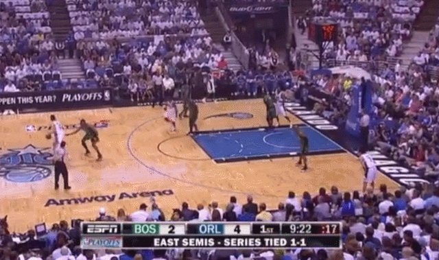 英超直播-时代先驱：将空间四号位推到台前 刘易斯仍被低估