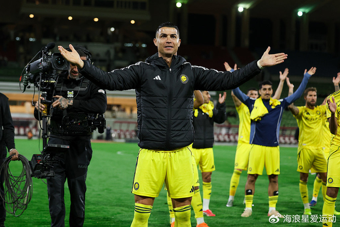 体育赛事视频直播-梅西冲击900球，比C罗场次更少、更年轻！阿扎尔：他是历史最佳！|莱昂内尔·梅西|埃登·阿扎尔|克里斯蒂亚诺·罗纳尔多|足球|里程碑_新浪新闻